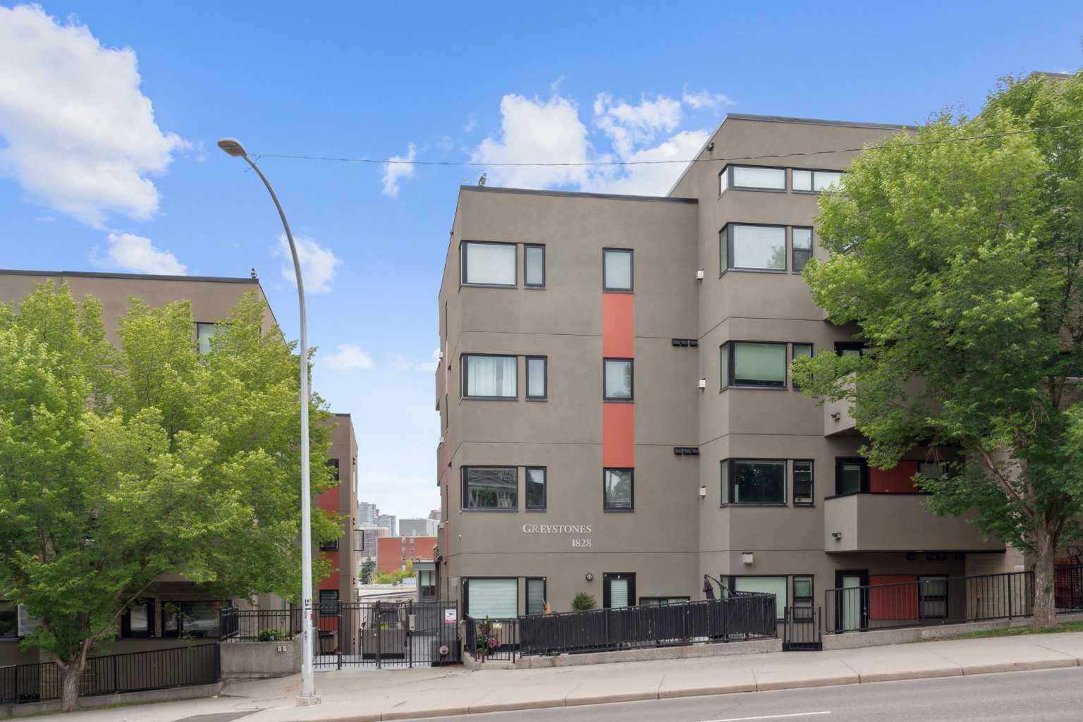 Property Photo: 1818 14 Street SW 401 AB T2T 3S9