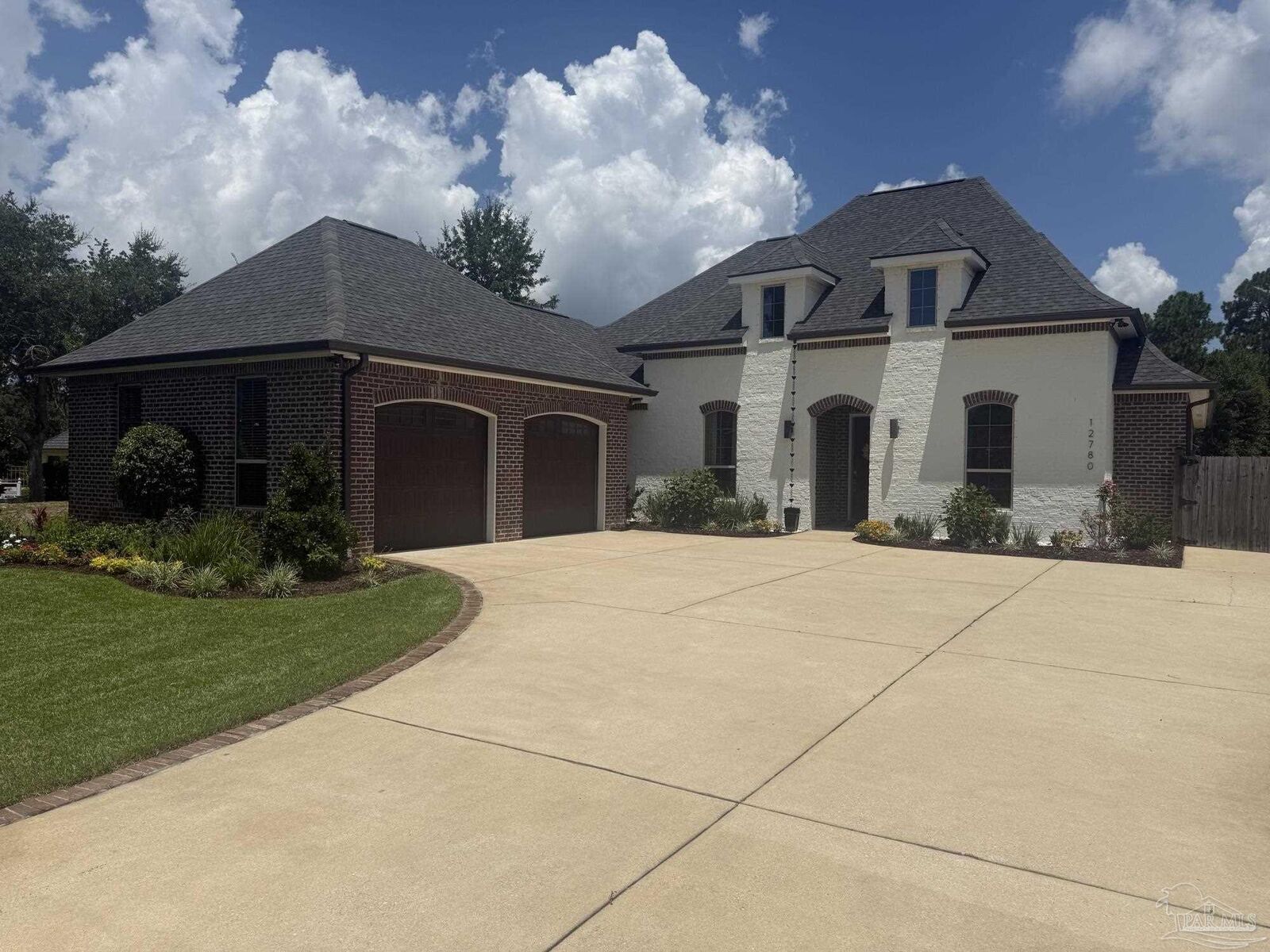 Property Photo: 12780 Seratine Dr FL 32506