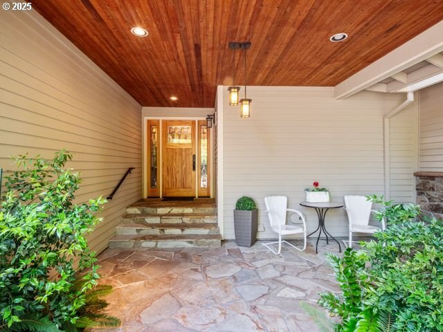 Property Photo:  18845 Parkwood Pl  OR 97068 