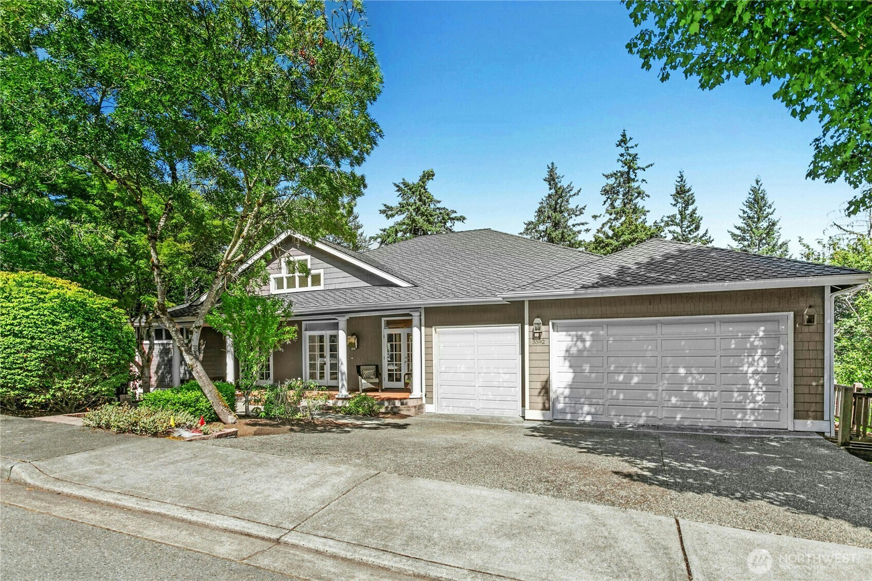 Property Photo:  5592  159th Place SE  WA 98006 