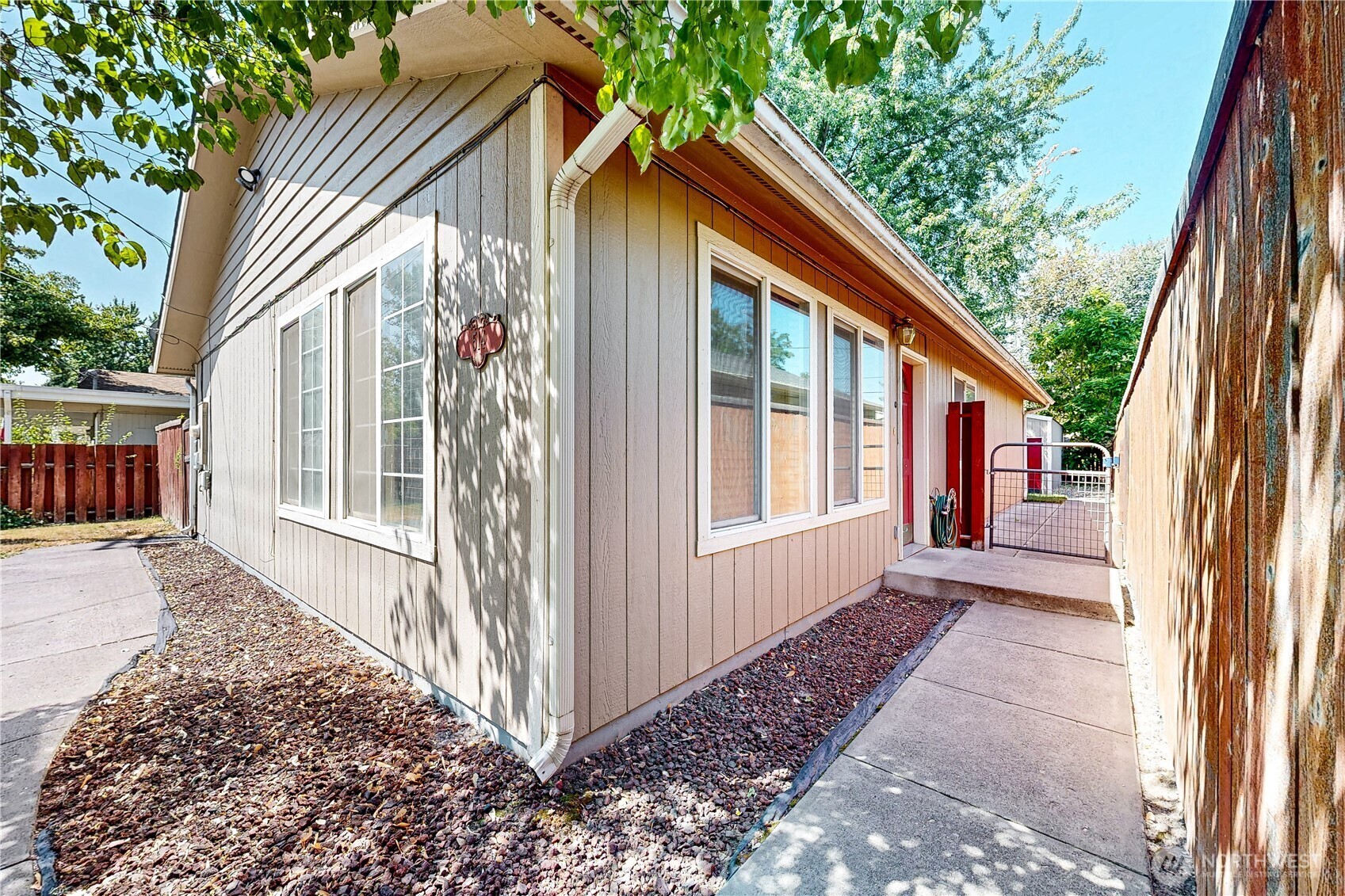 Property Photo: 514 School Avenue WA 99362