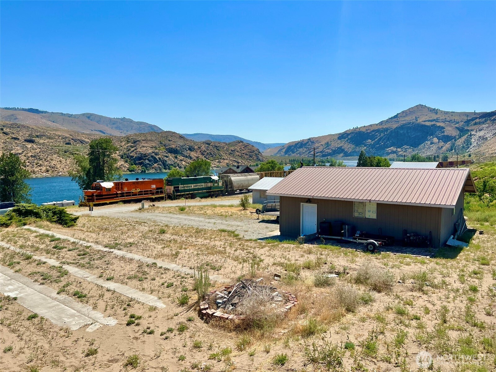 Property Photo: 27375 US Hwy 97 WA 98816