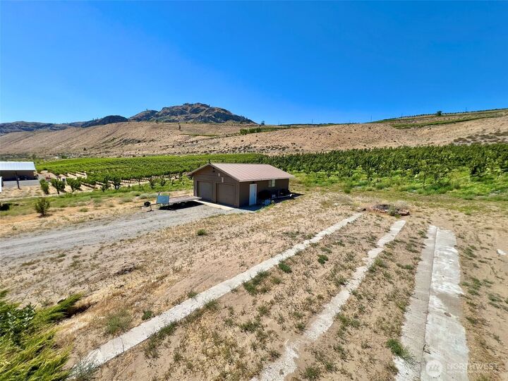 Property Photo: 27375 US Hwy 97 WA 98816
