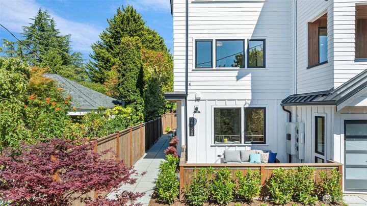 3812  31st Avenue W B  Seattle WA 98199 photo