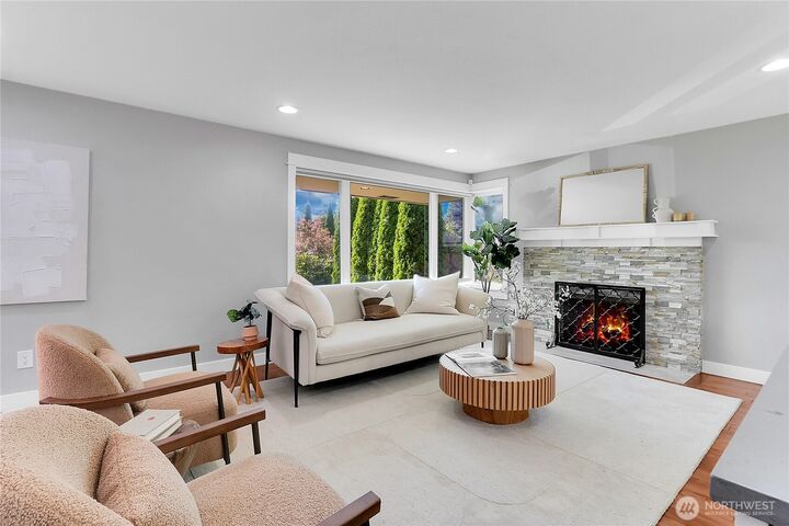 Property Photo: 5020 47th Avenue NE WA 98105