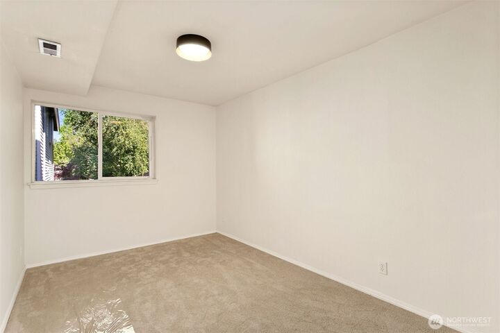 Property Photo:  212  27th Avenue E  WA 98112 