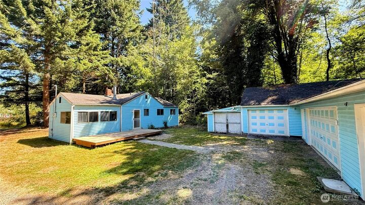 Property Photo:  11003 SW Cove Road  WA 98070 