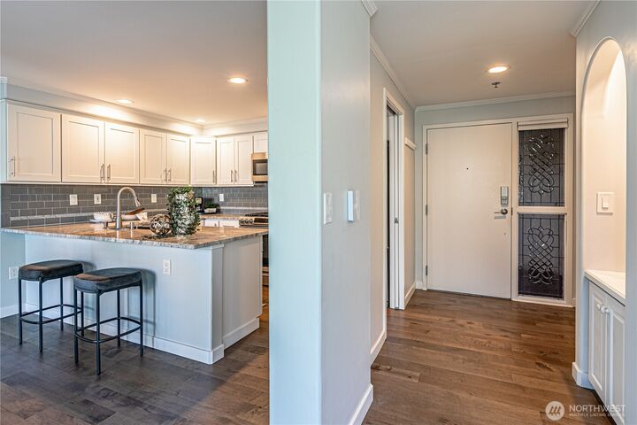 Property Photo: 2167 N Dexter Avenue 202 WA 98109