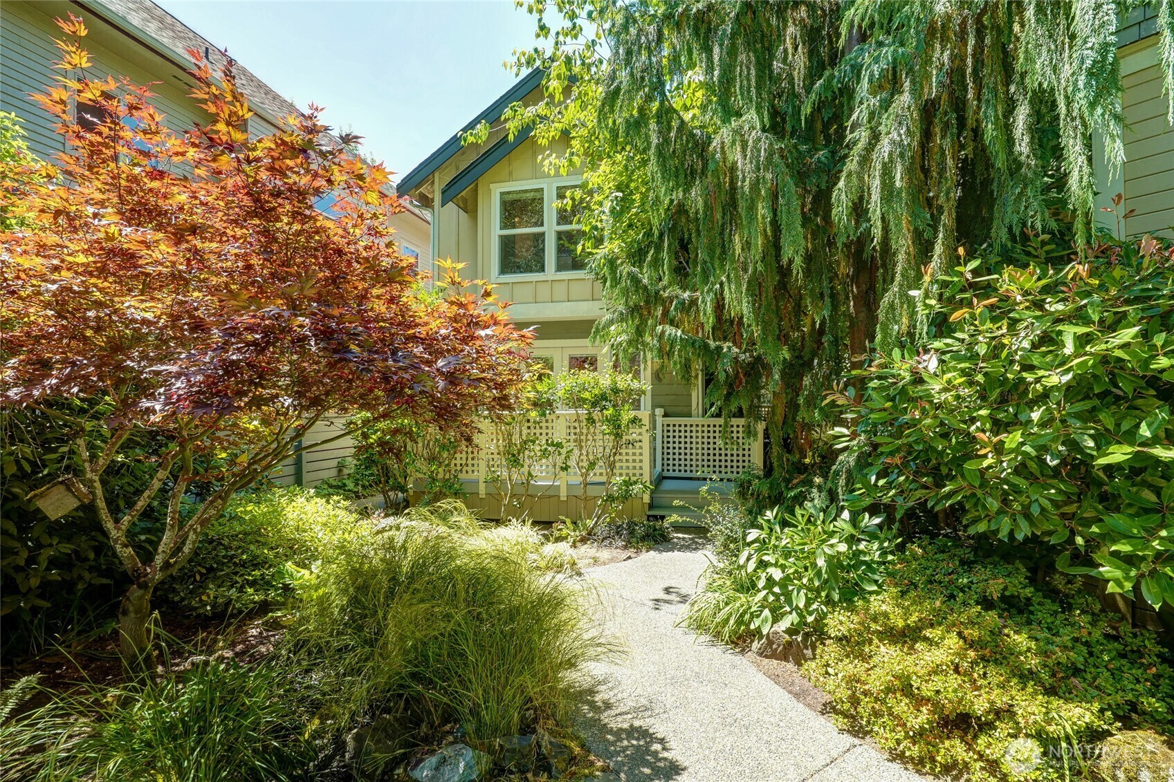Property Photo: 917 18th Avenue C WA 98122