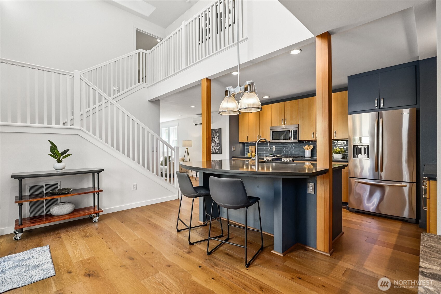 Property Photo: 917 18th Avenue C WA 98122