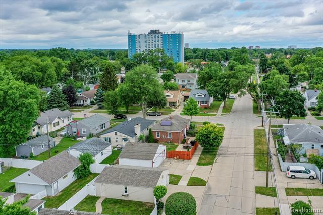 Property Photo:  205 W Tacoma Street  MI 48017 
