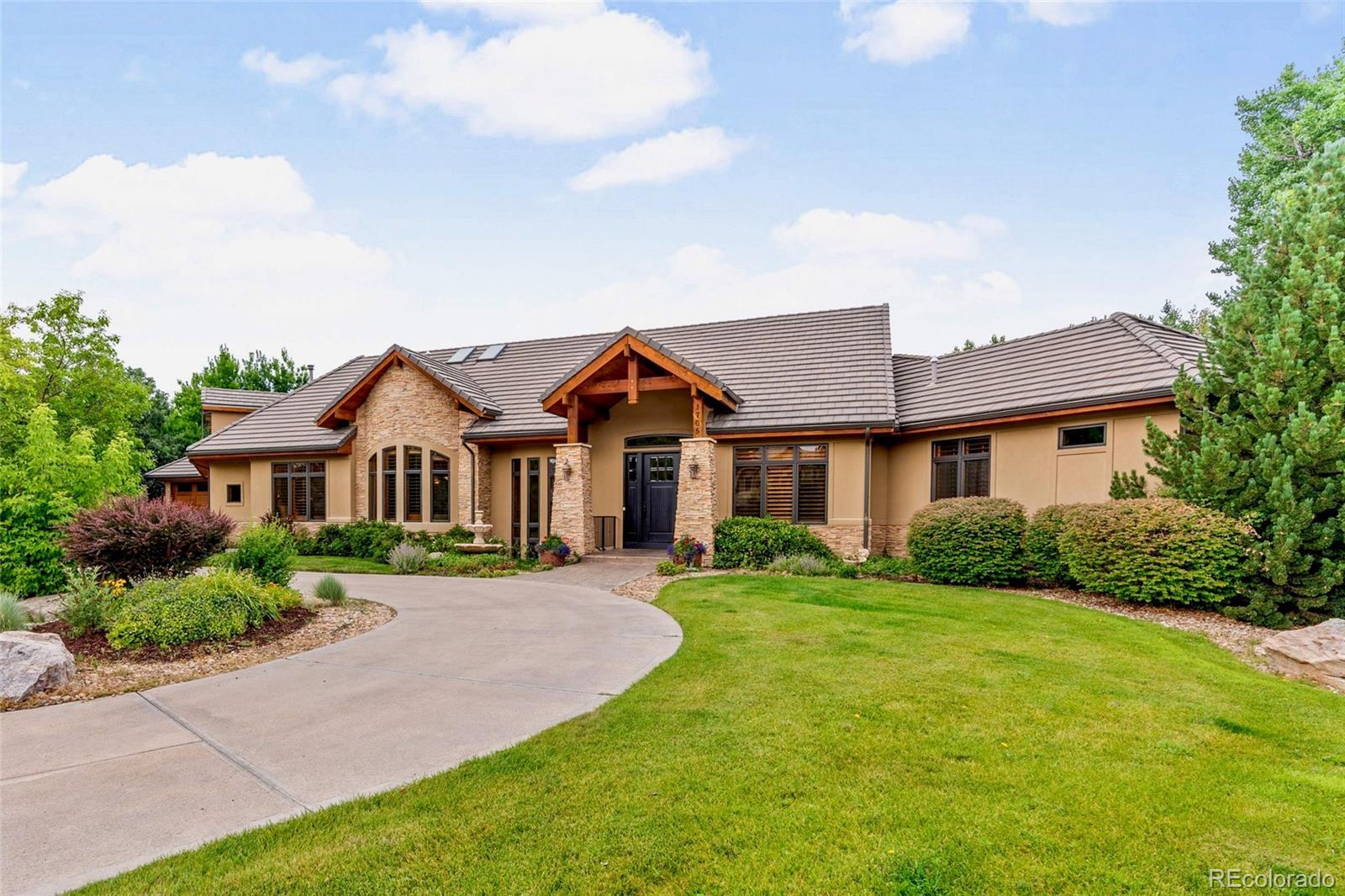 Property Photo: 1705 W Hinsdale Place CO 80120