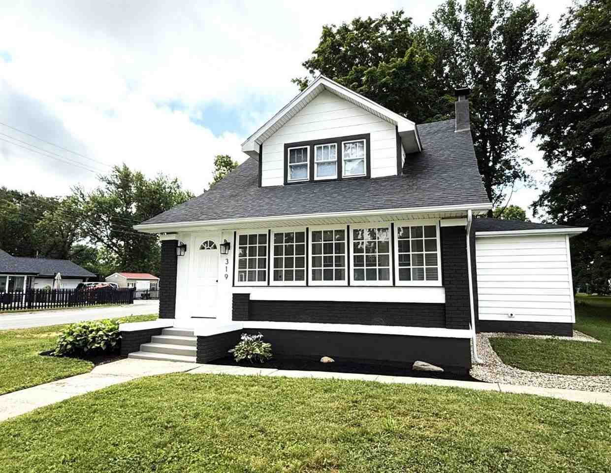 Property Photo: 319 E South Street IN 47330