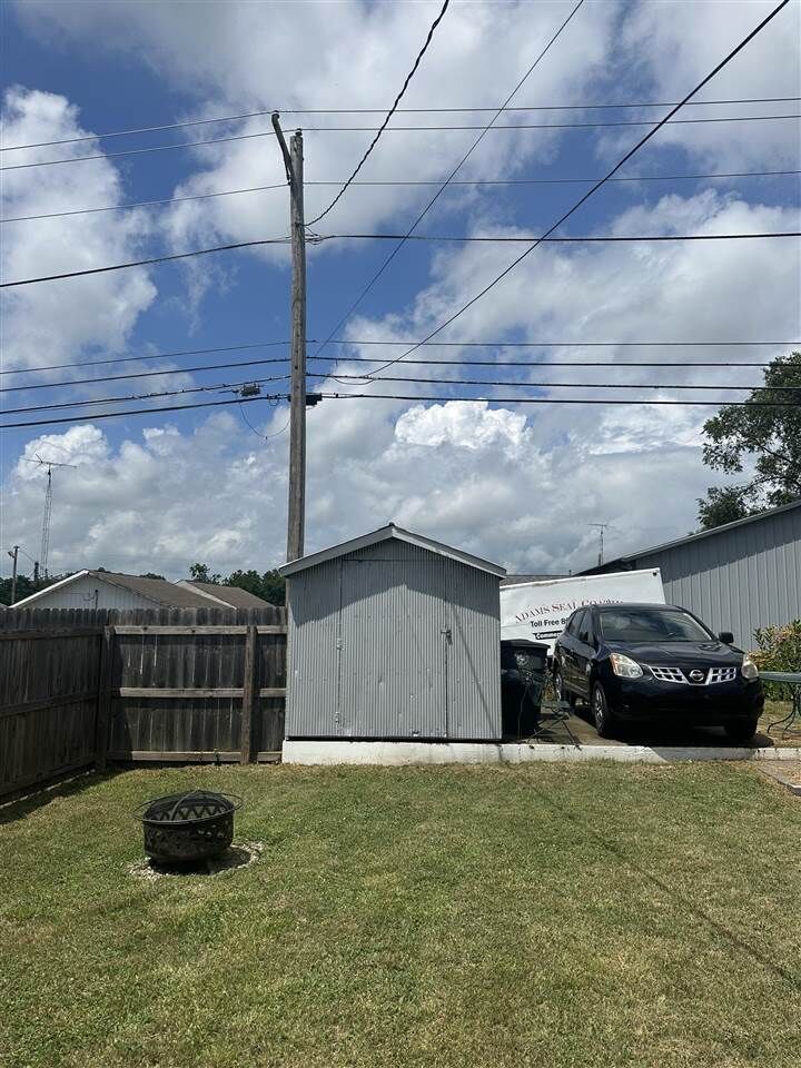 Property Photo:  720 Lee Street  IN 47331 