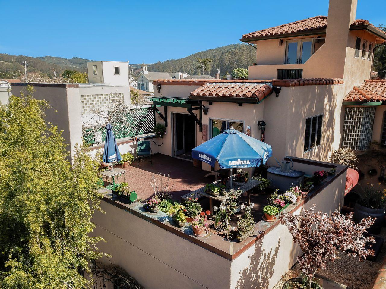 Property Photo: 725 Correas Street CA 94019