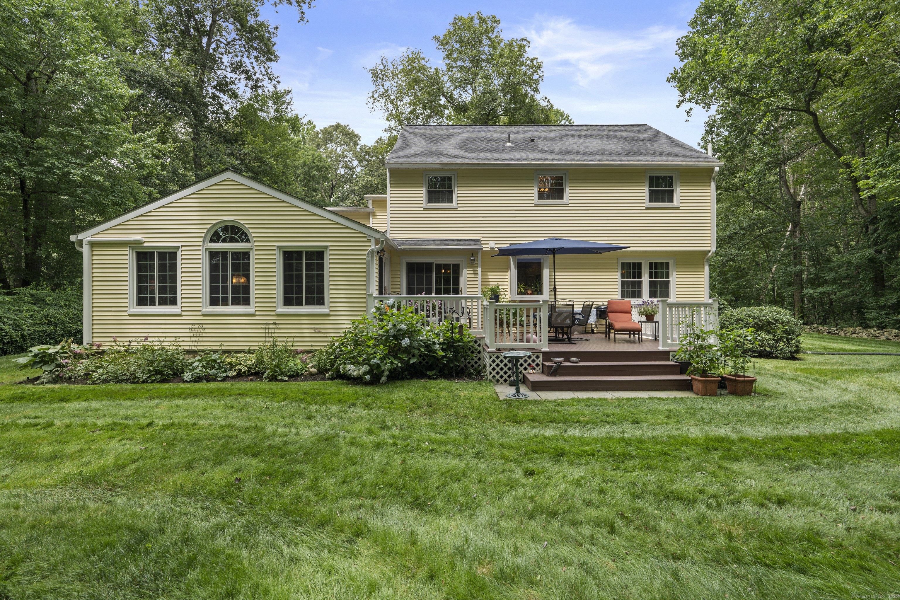 Property Photo:  86 Winterhill Road  CT 06443 