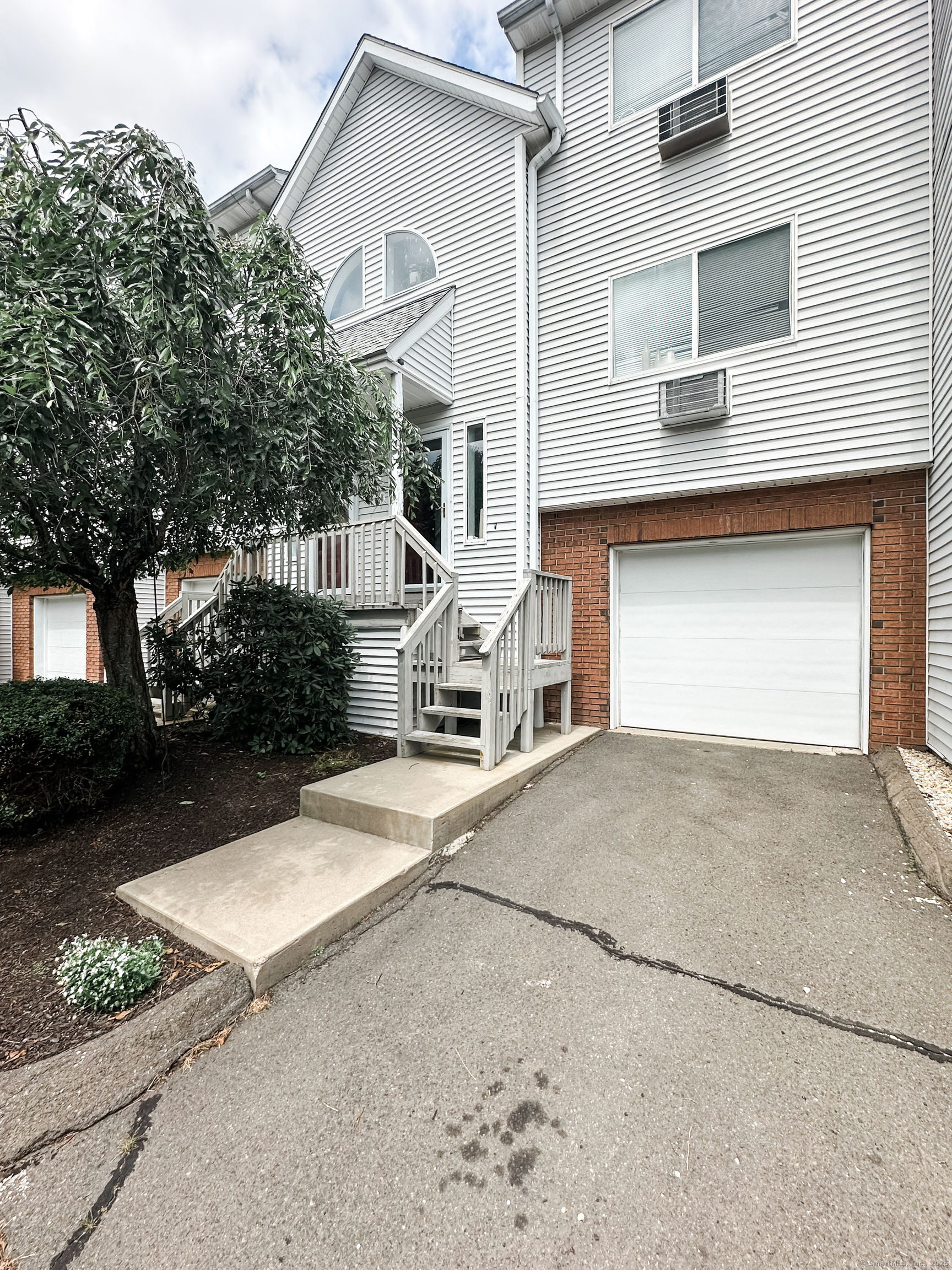 Property Photo:  925 Oronoke Road 14F  CT 06708 