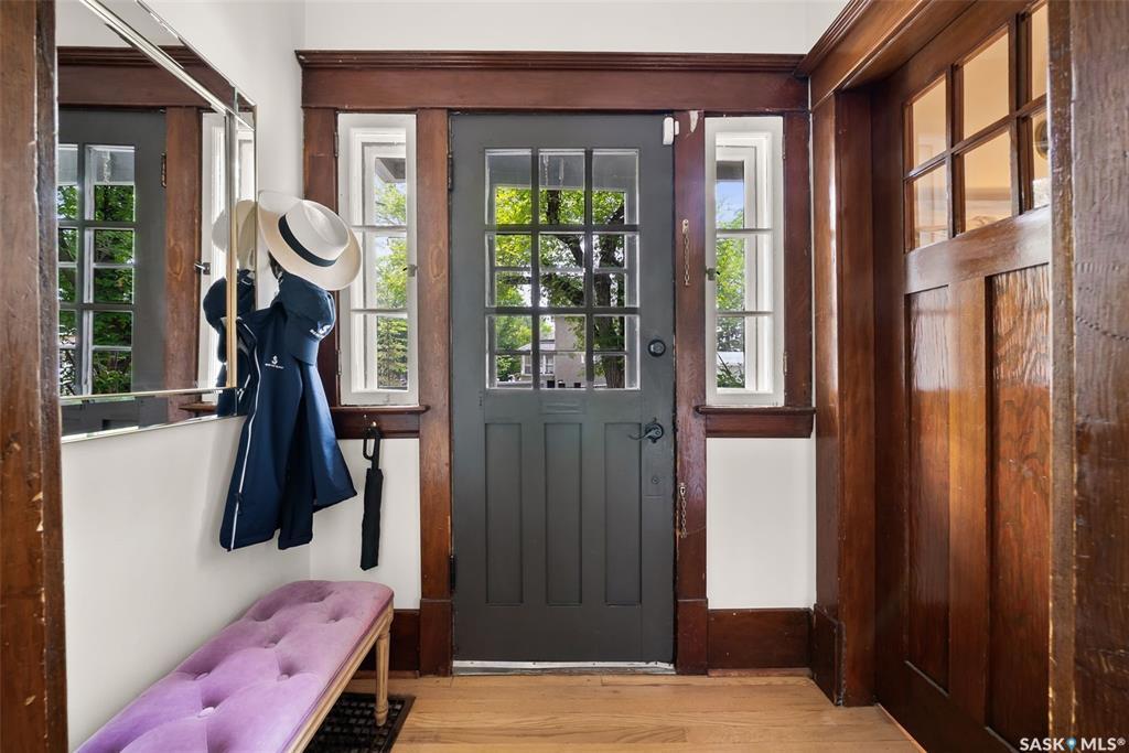 Property Photo: 1706 15th Avenue SK S4P 0Z7