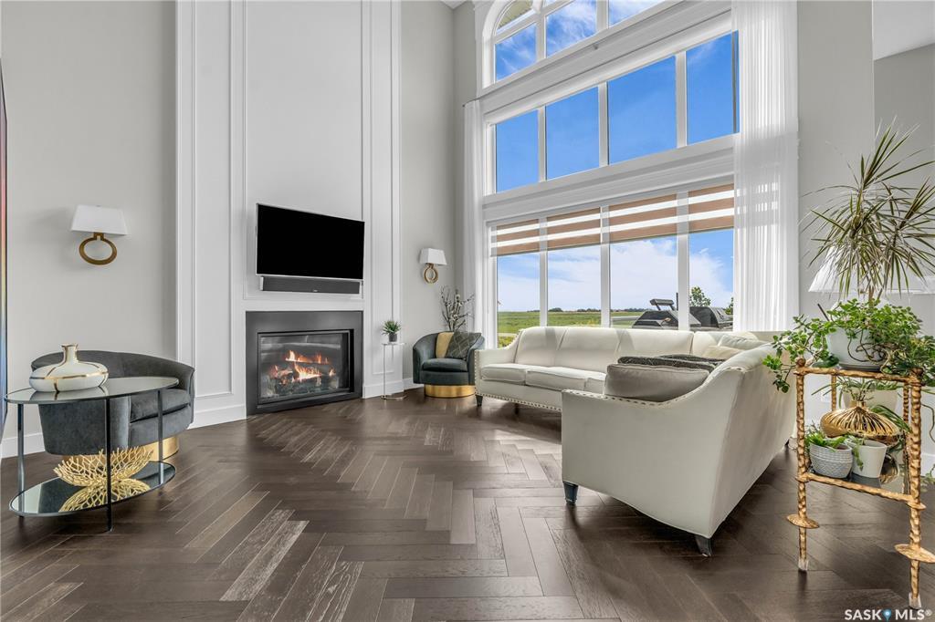Property Photo:  301 Spruce Creek Crescent  SK S4L 5B1 