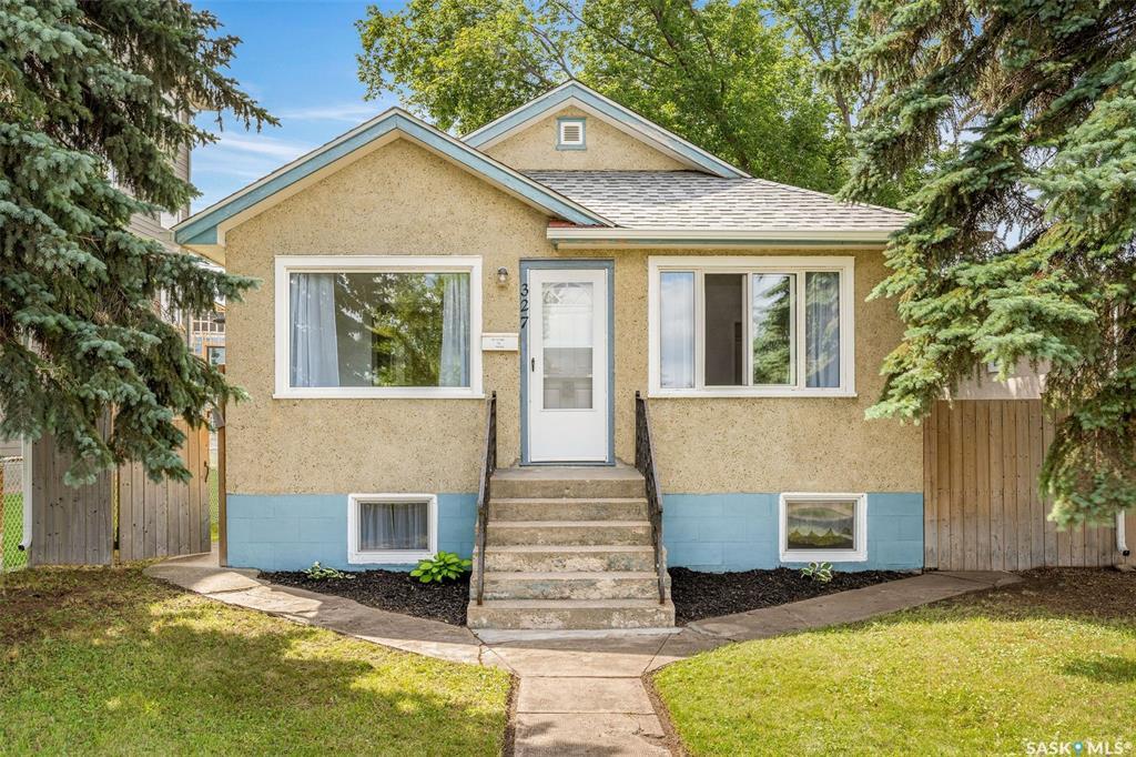 Property Photo: 327 River Street E SK S6V 0A3