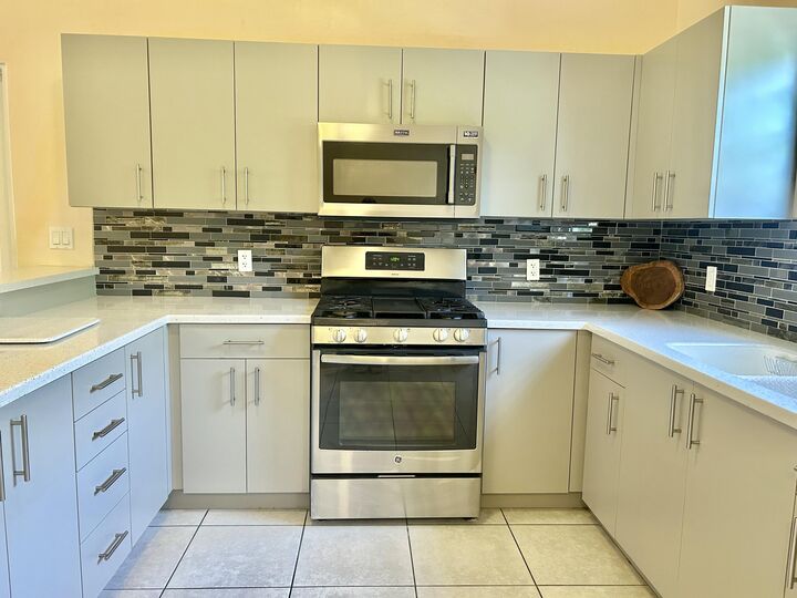 Property Photo: 24 Orange Grove We VI 00840
