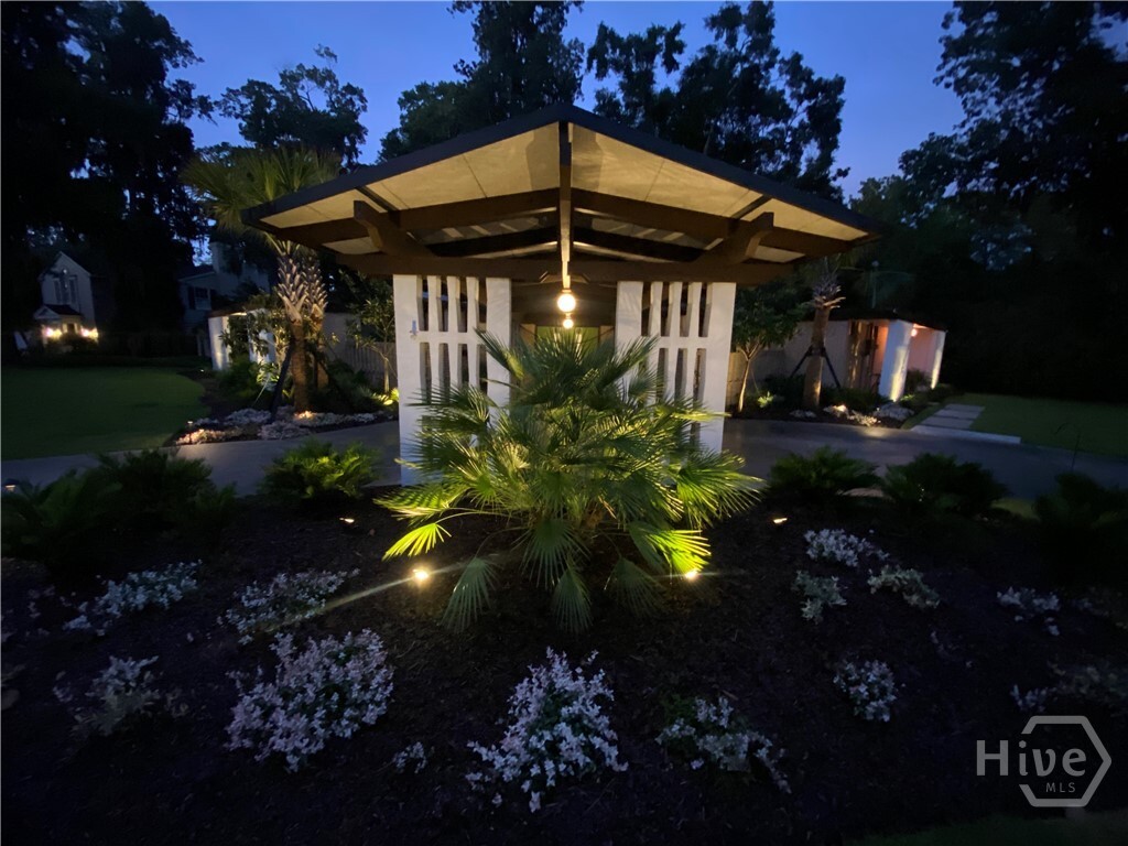 Property Photo: 400 Johnston Street GA 31405