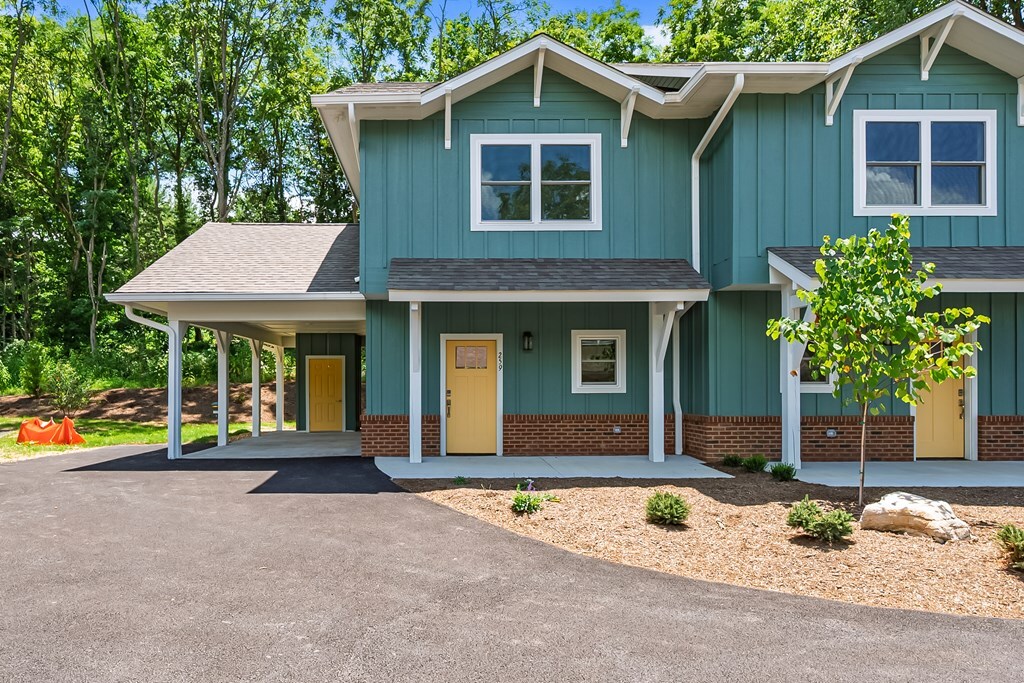 Property Photo:  259 N Church St  VA 24354 