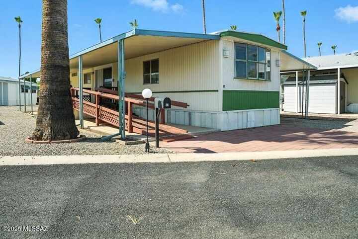 Property Photo:  4001 E Blacklidge Drive 62  AZ 85712 