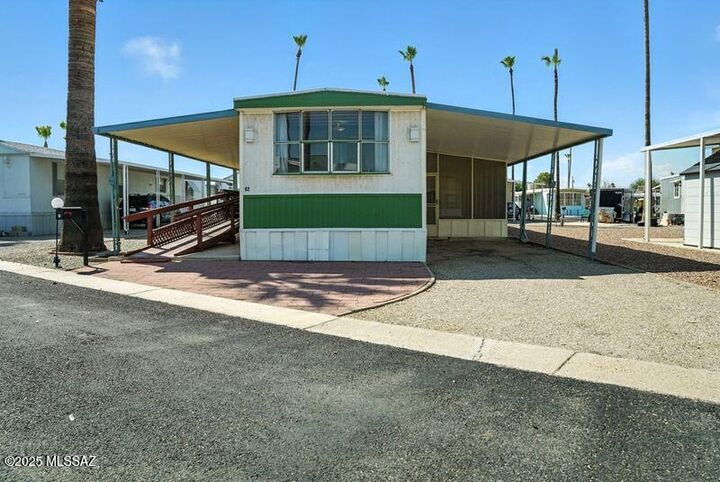 Property Photo: 4001 E Blacklidge Drive 62 AZ 85712