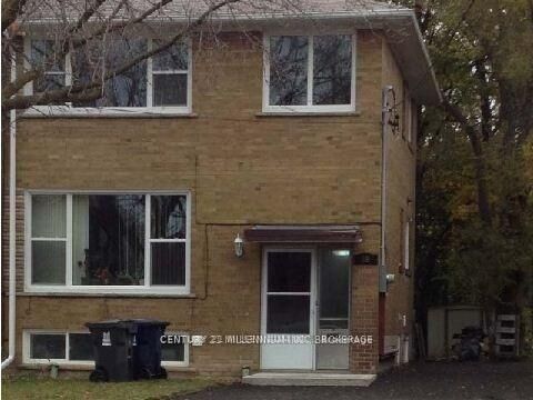 Property Photo: 59 Garthdale Court Upper ON M3H 5P7