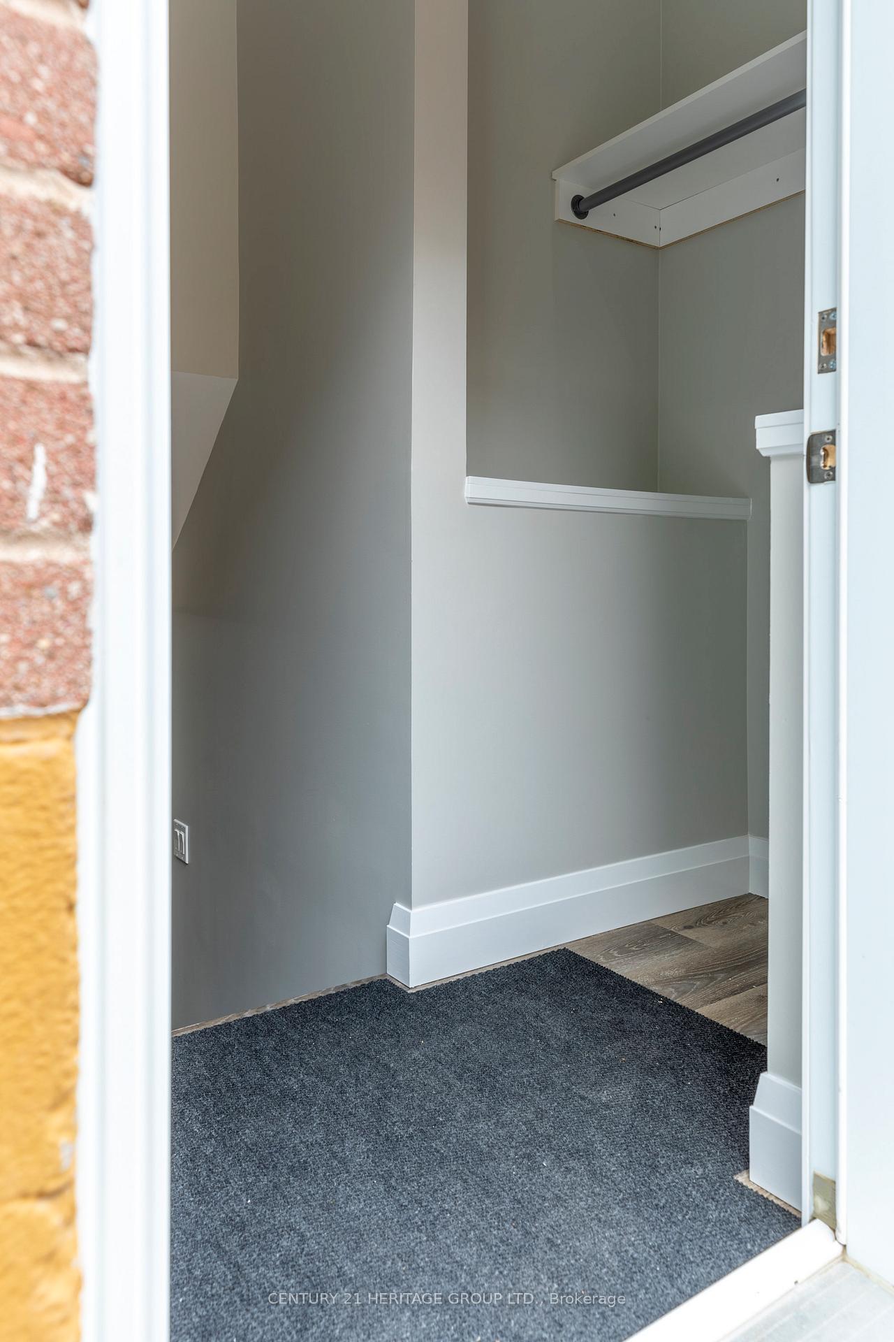 Property Photo:  291 East 24th Street Lower  ON L8V 2Y7 