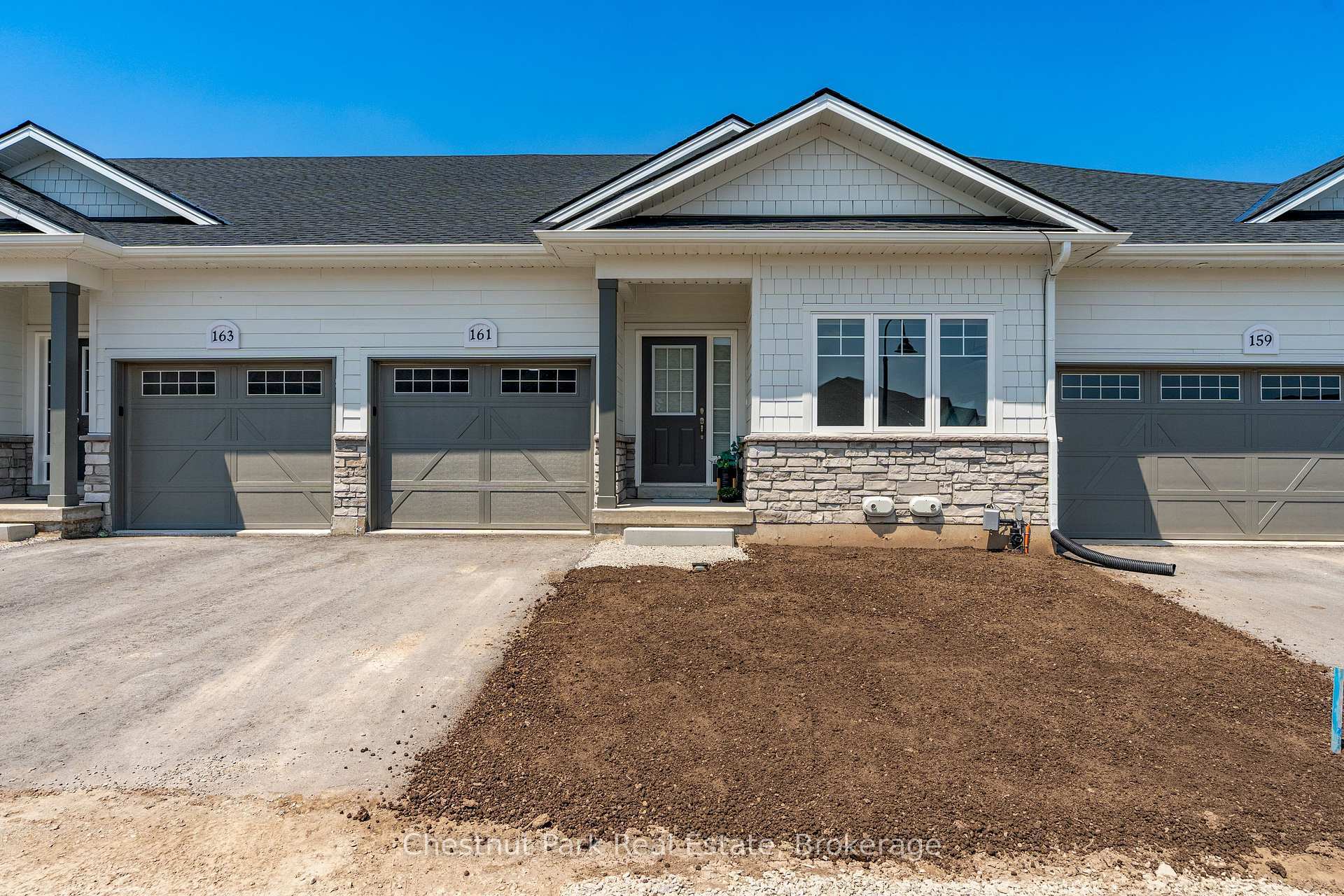 Property Photo: 161 Hawthorn Crescent ON N0H 1S0
