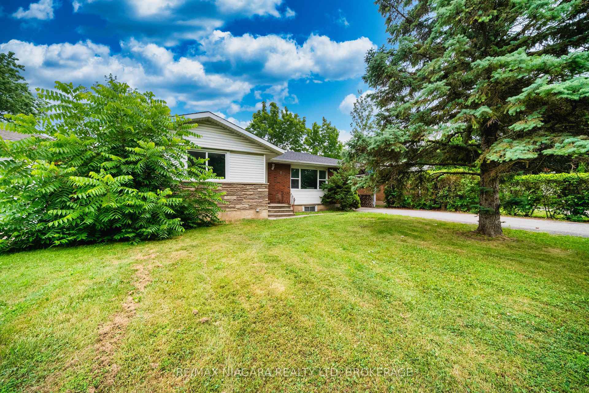 Property Photo: 369 Glenridge Avenue ON L2T 3K8