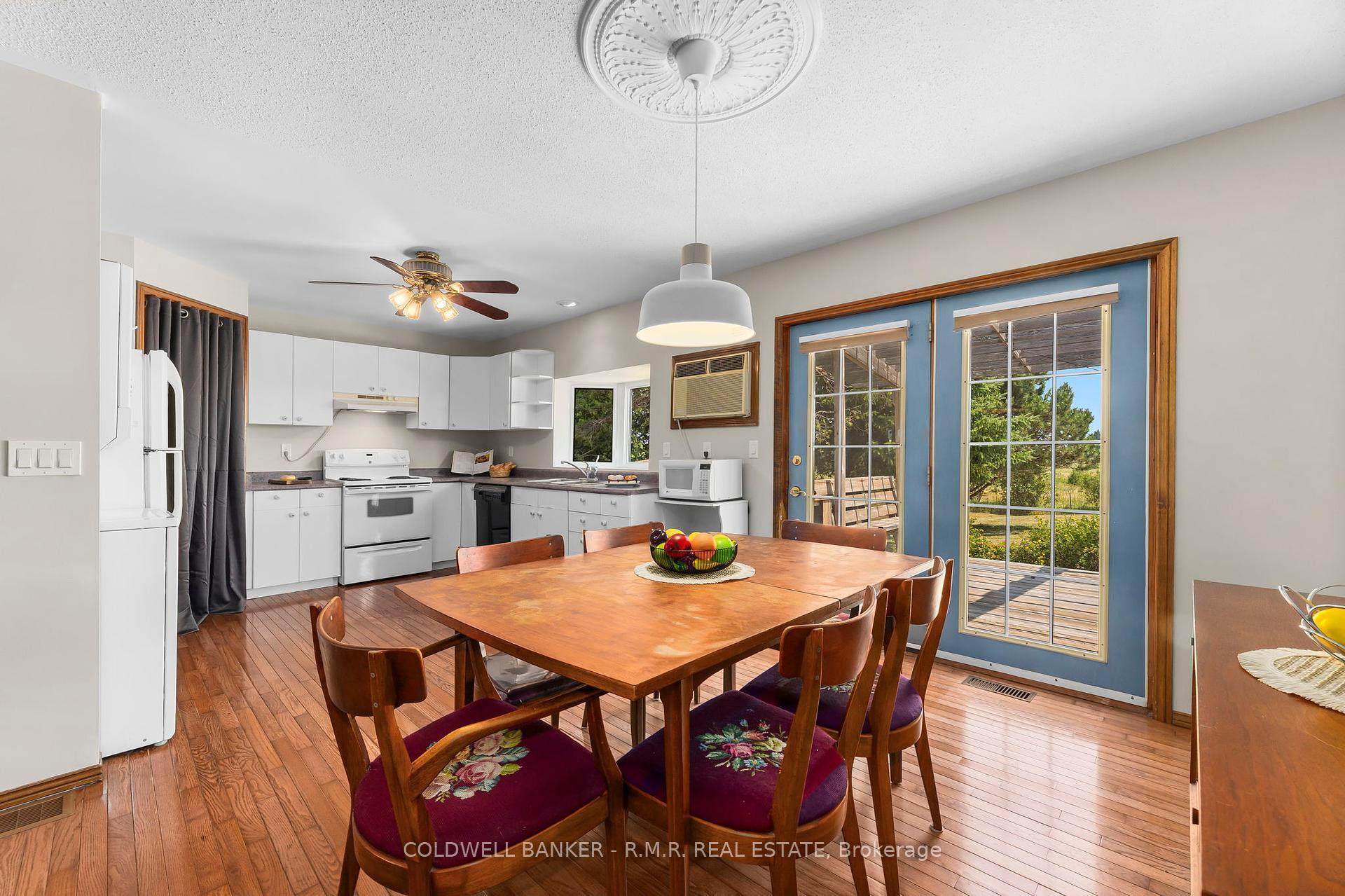 Property Photo: 550 Angeline Street N ON K9V 4R1