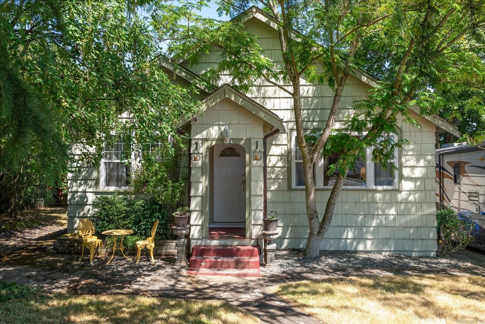 Photo de la propriété: 612 Fourth St BC V9R 1T7