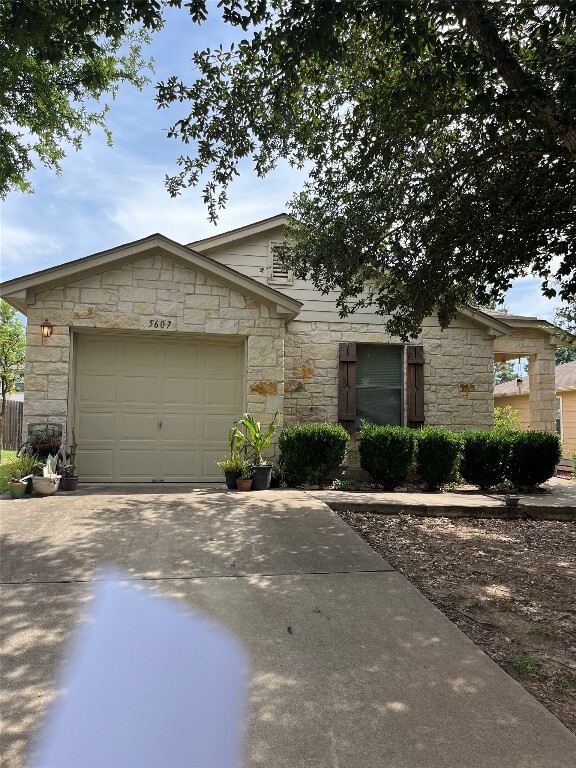 5607 Apple Orchard Lane  Austin TX 78744 photo