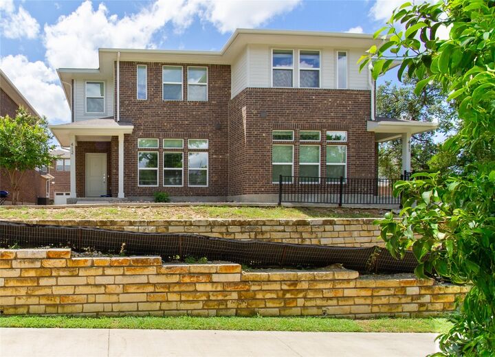 Property Photo: 605 W South St Street 41 TX 78641