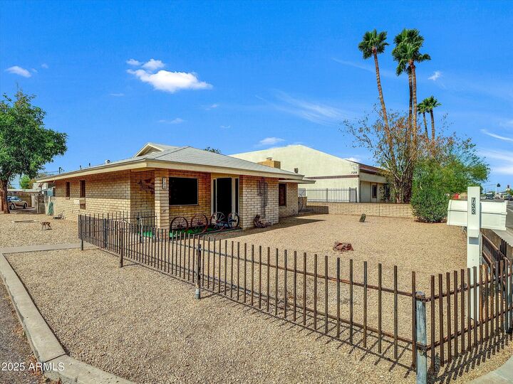 Property Photo:  733 E Hatcher Road  AZ 85020 