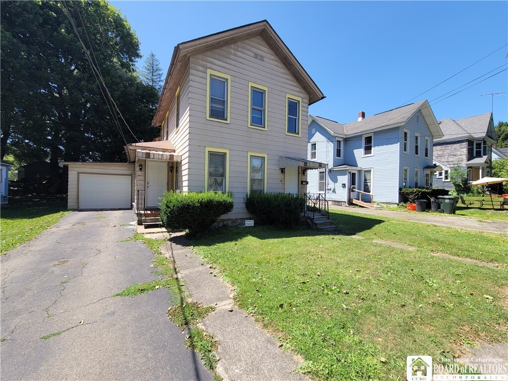 Property Photo:  423 Lincoln Street  NY 14701 