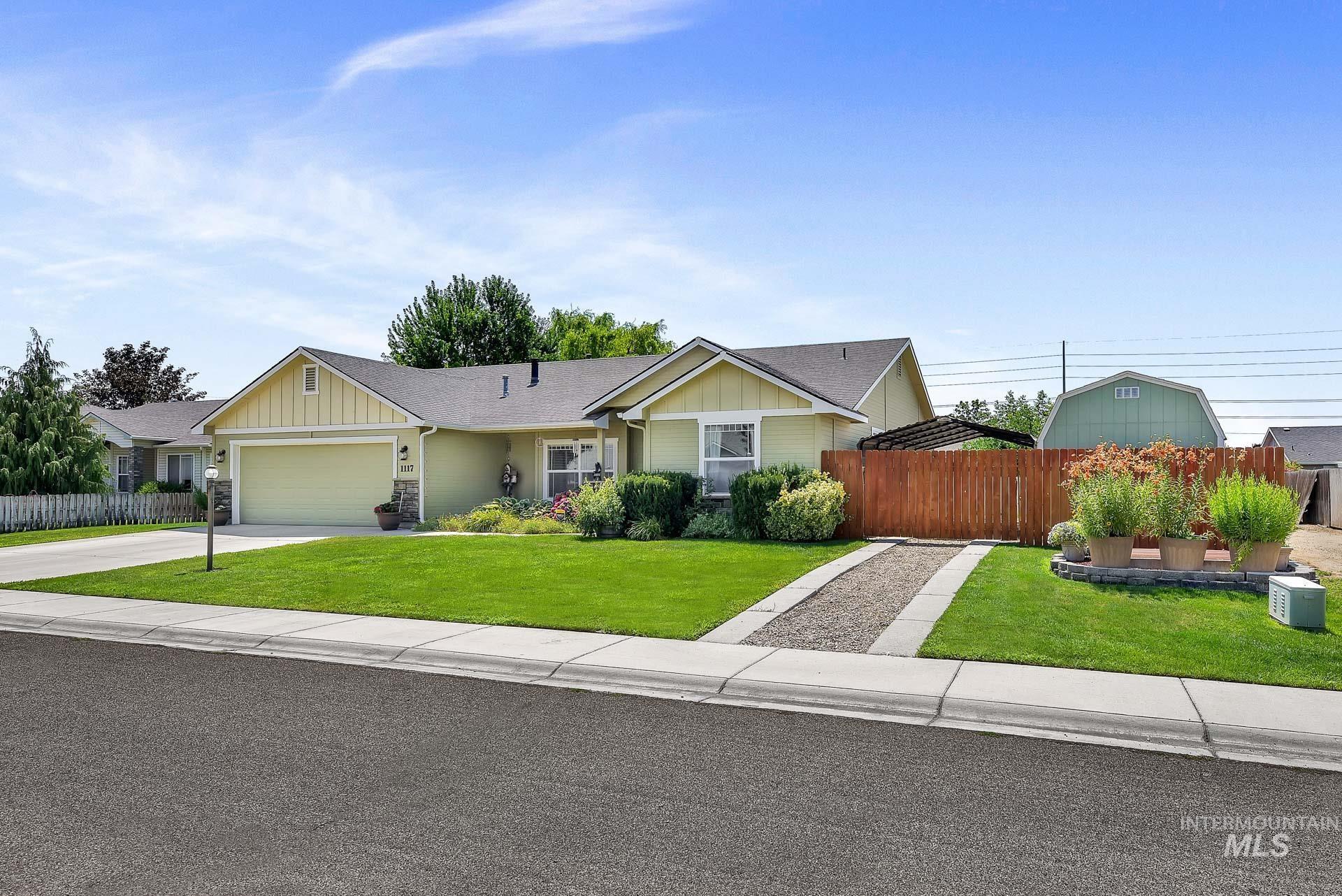 Property Photo: 1117 W Falcon Ave ID 83651