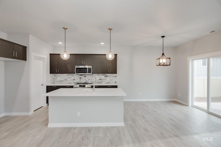 Property Photo: 1129 W Bass River Dr ID 83642