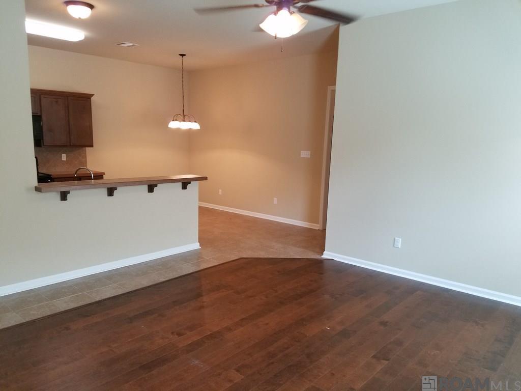 Property Photo: 11413 Ashwood Ct LA 70726