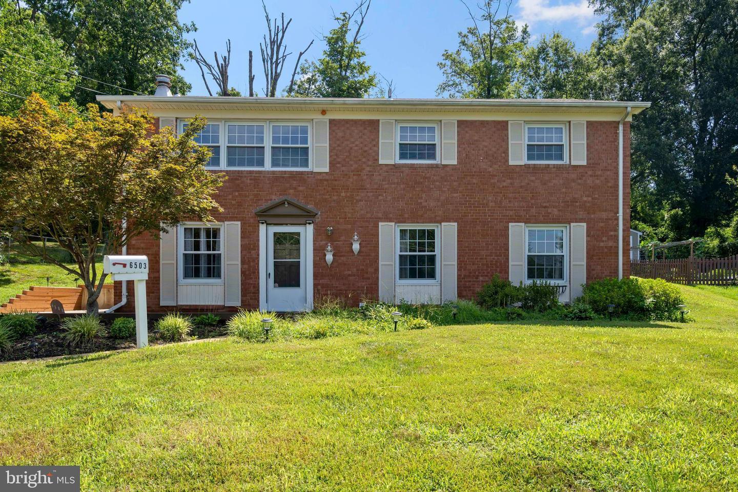 Property Photo: 6503 Carriage Drive VA 22310