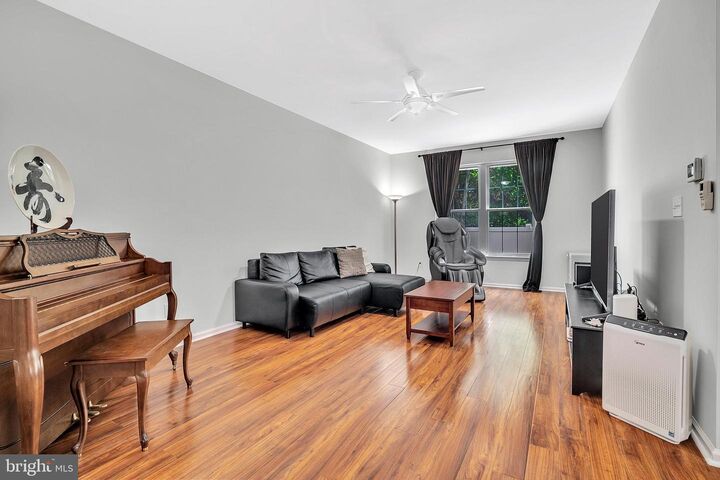 Property Photo:  29 Windsor Pond Road  NJ 08550