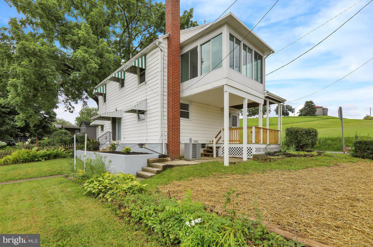 Property Photo: 251 Greenwich St PA 19530