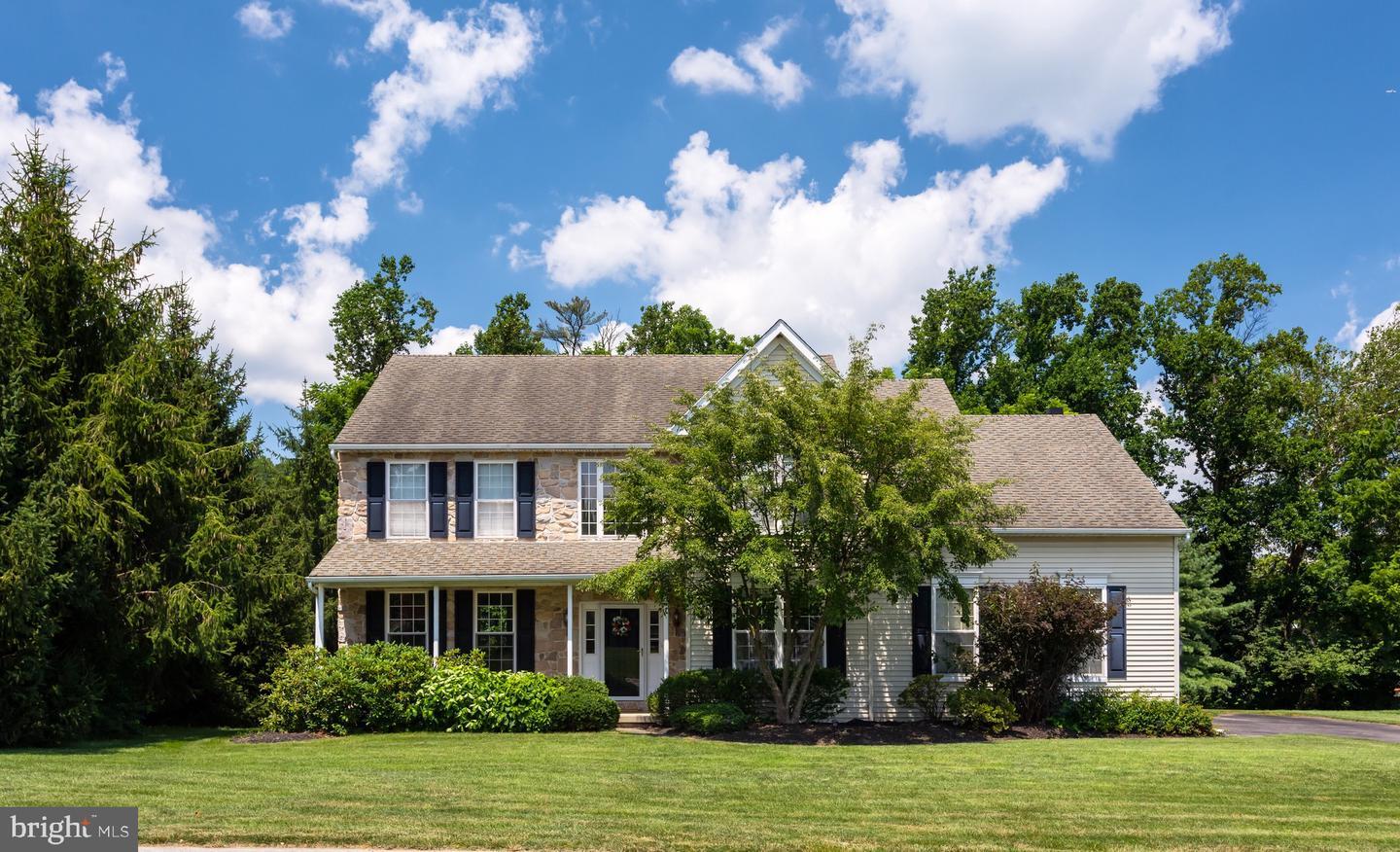 Property Photo:  102 Brookhaven Lane  PA 19335 