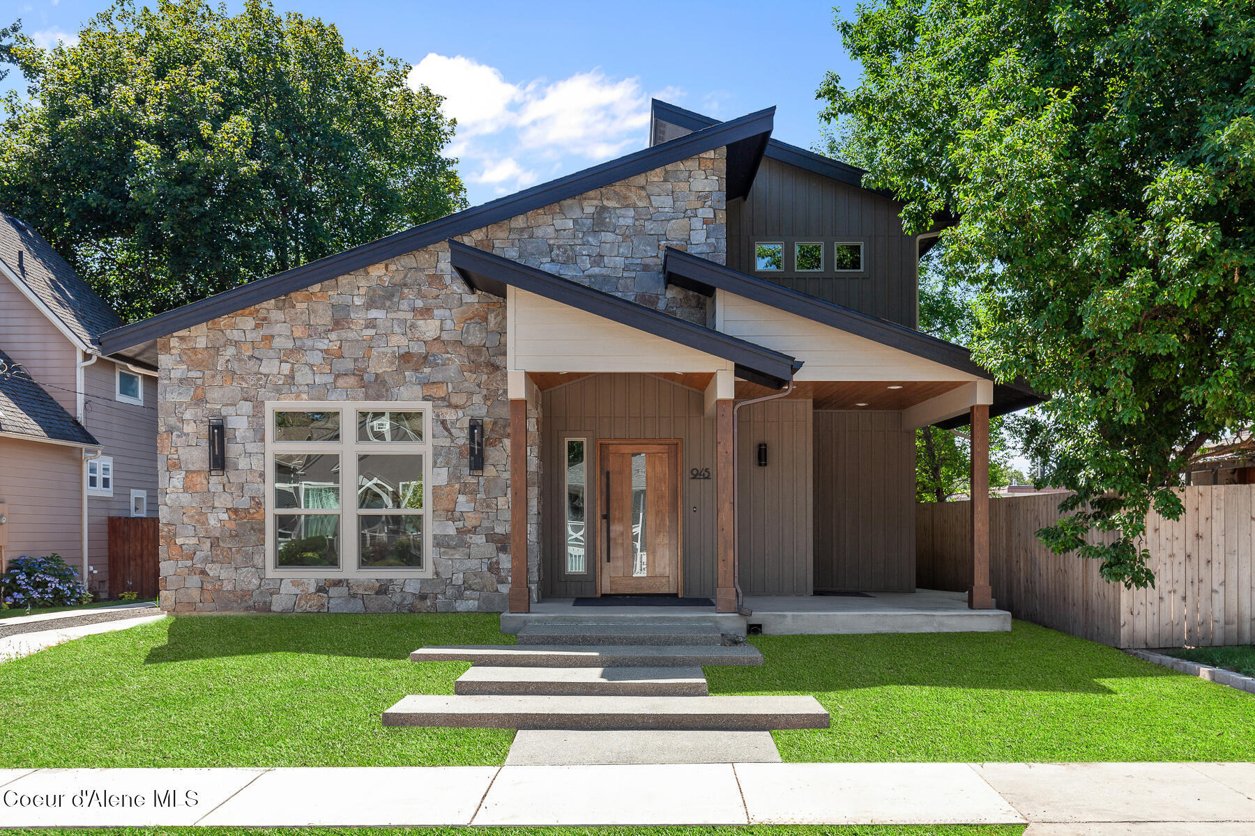 Property Photo: 945 N 5th St ID 83814
