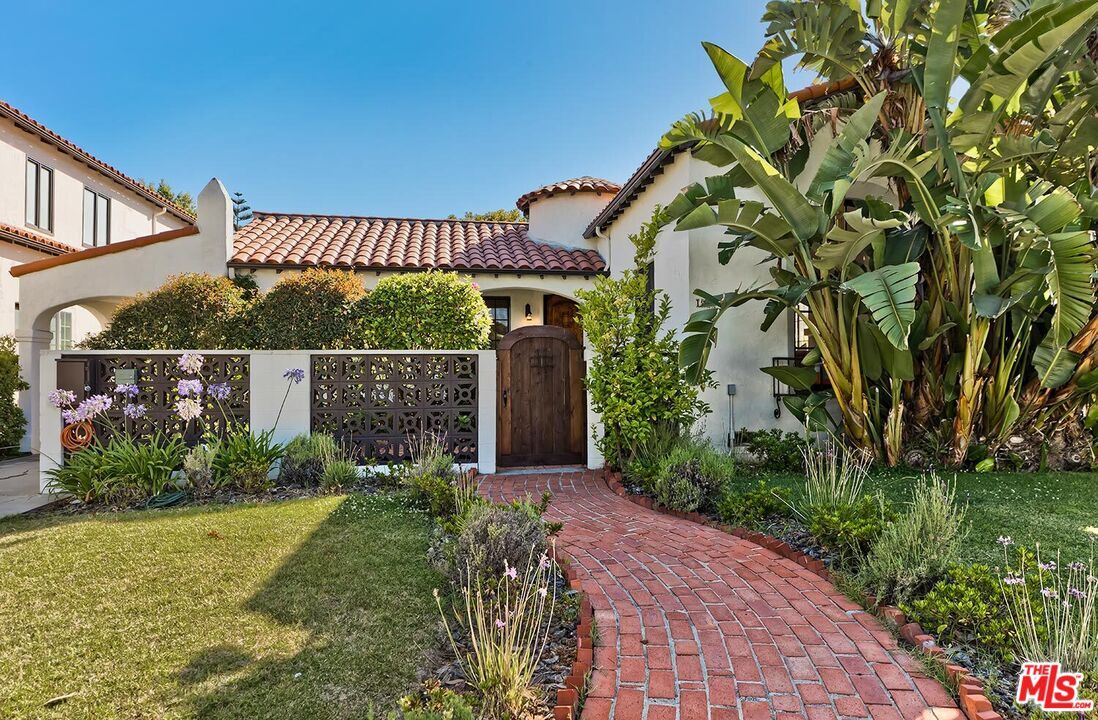 Property Photo: 1911 Camden Ave CA 90025