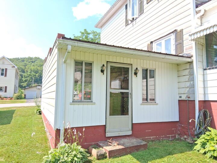 Property Photo: 256 Ohio St PA 15851