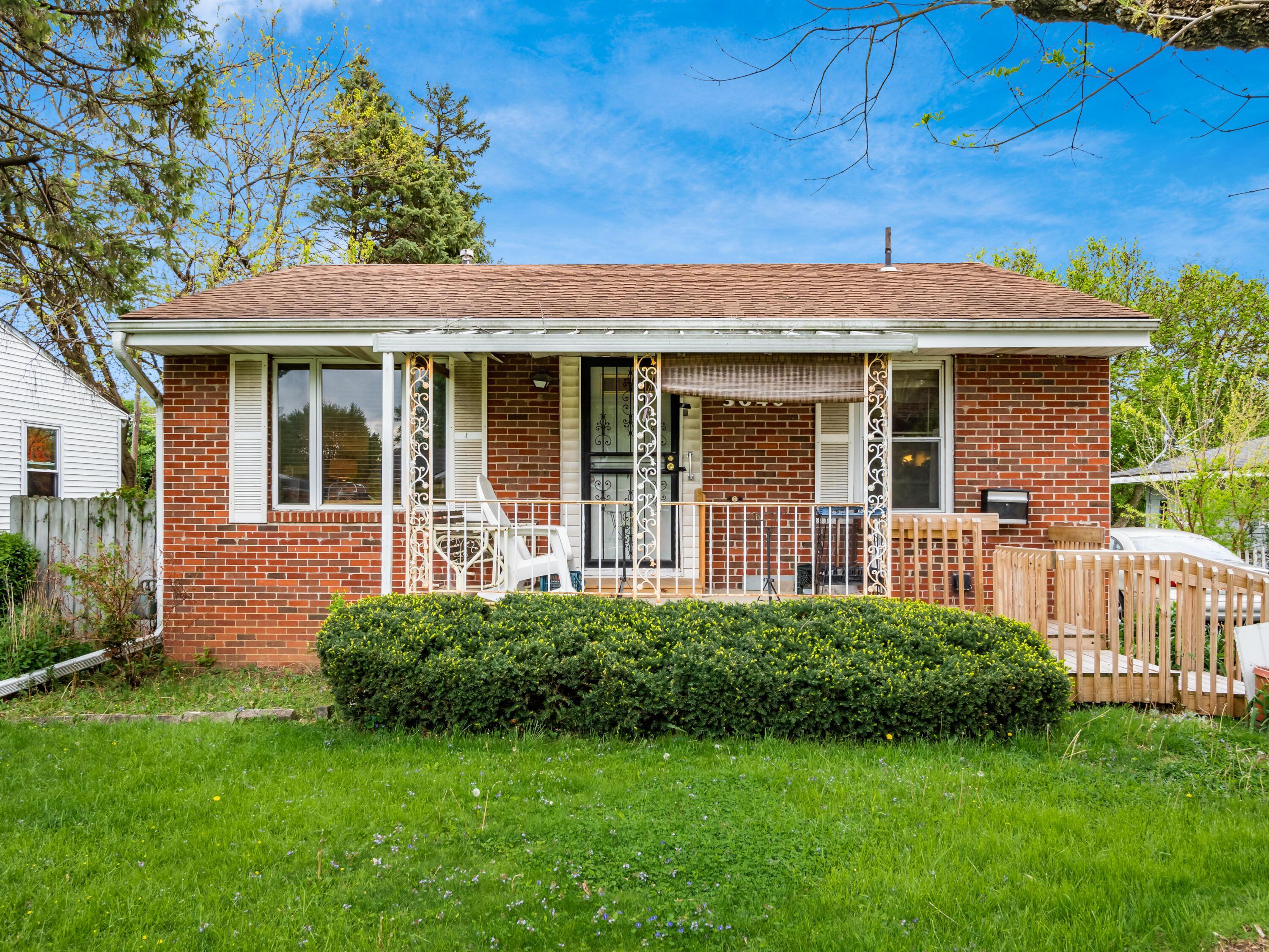 Property Photo: 3046 Weirton Drive OH 43207